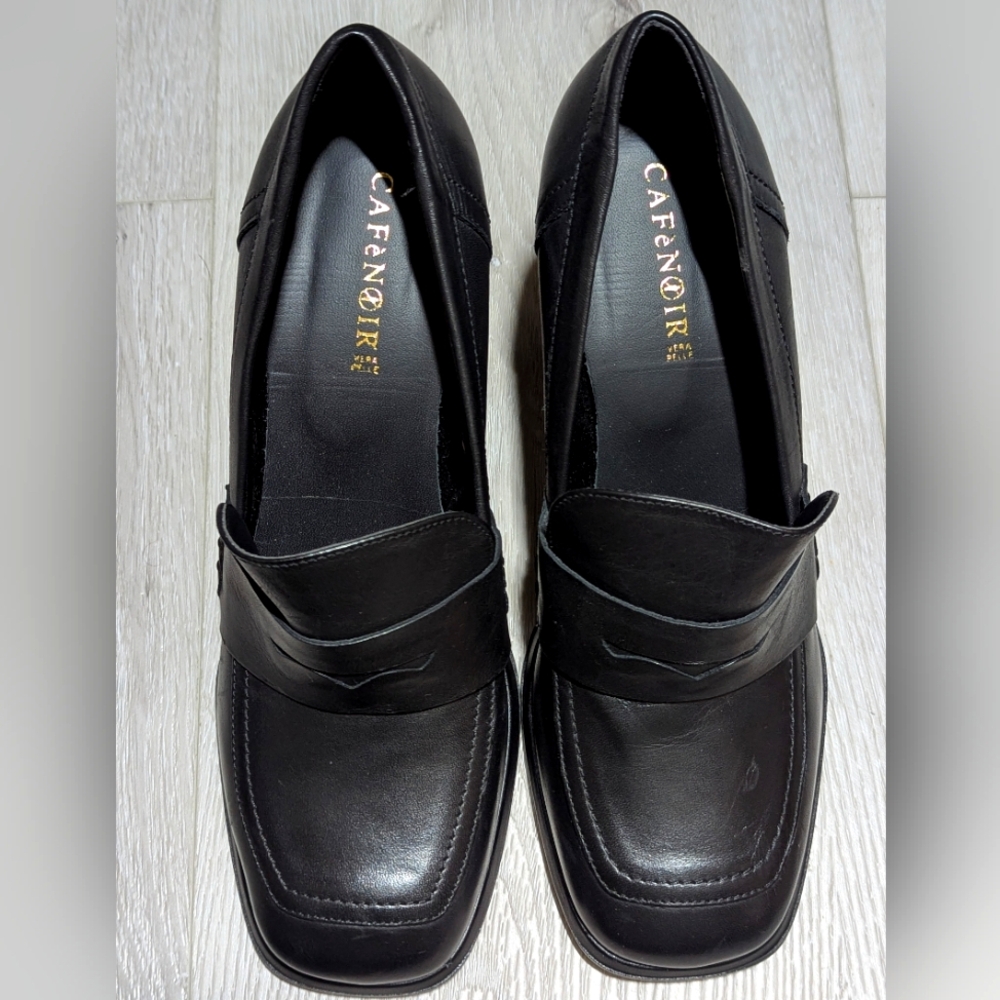 Cafe Noir leather heeled loafer